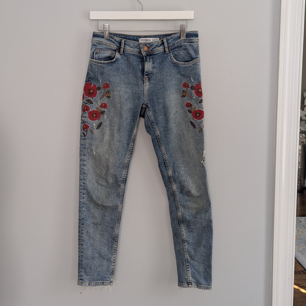 Women's Zara Embroidered Flowers Stretchy Jeans 4 Red Light Wash